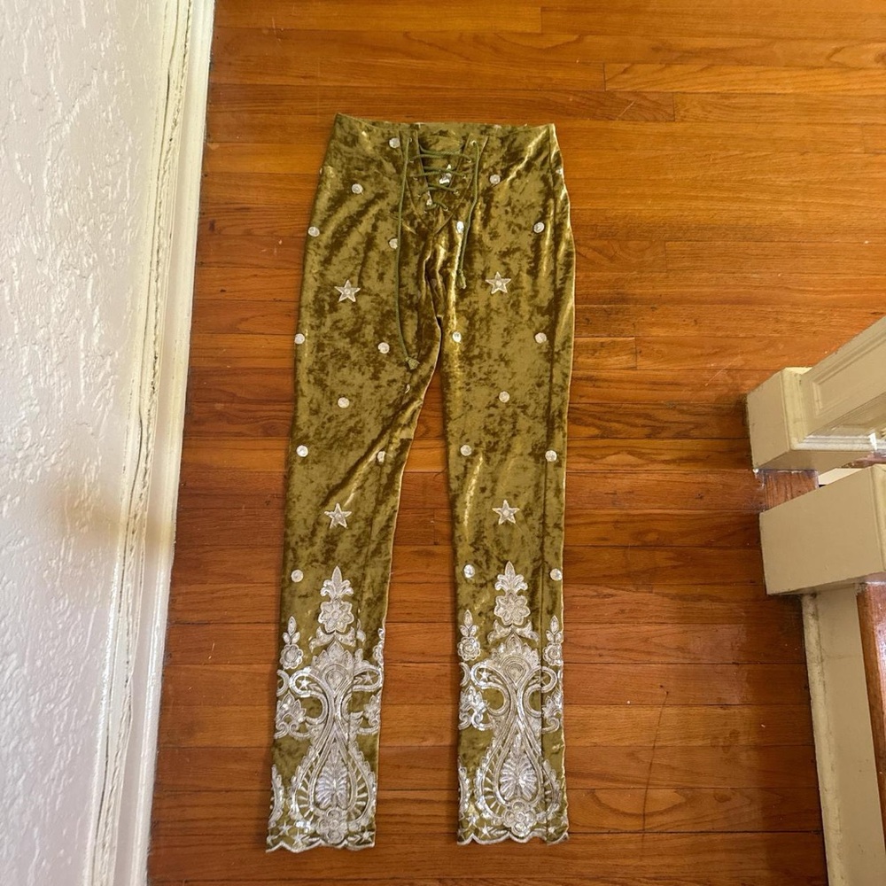 Lenni The Label Elegant Velvet Gold Embellished Skinny Pants